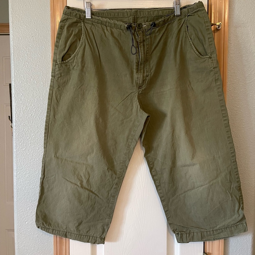Wide leg cropped pant, size L